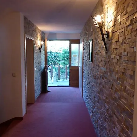 아파트 Gaestehaus Guggomos 
