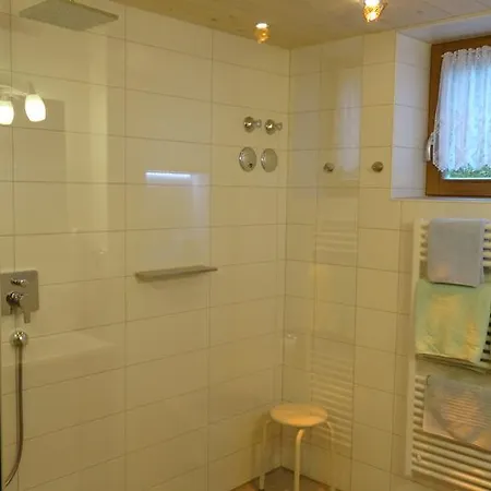 דירה Gaestehaus Guggomos 
